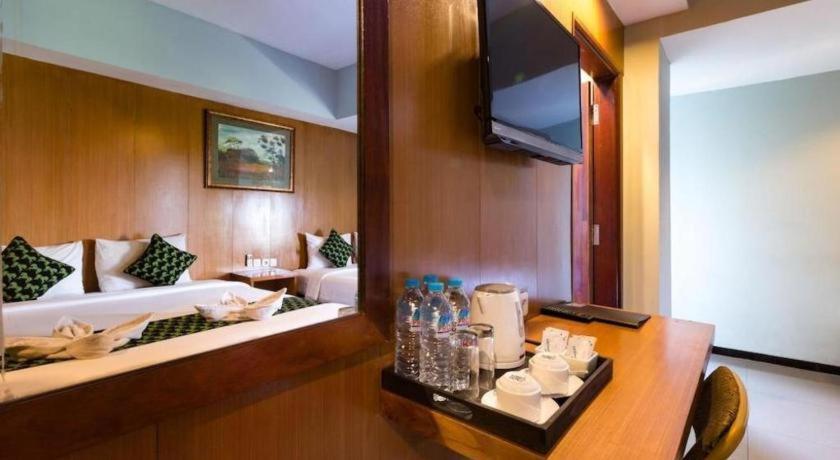 Hadi Poetra Hotel Kuta Lombok Exterior foto